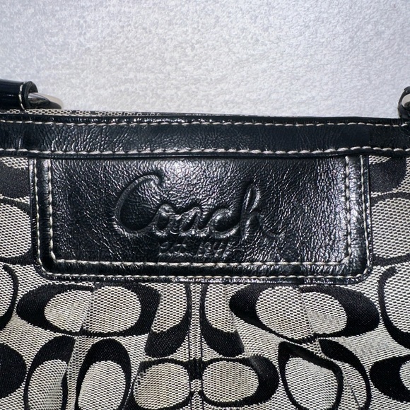 Signature coach purse - Picture 3 of 14